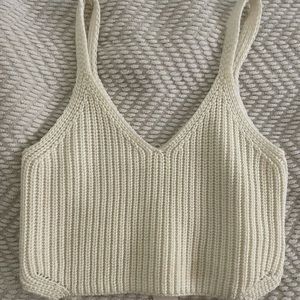 Super cute dainty cropped top